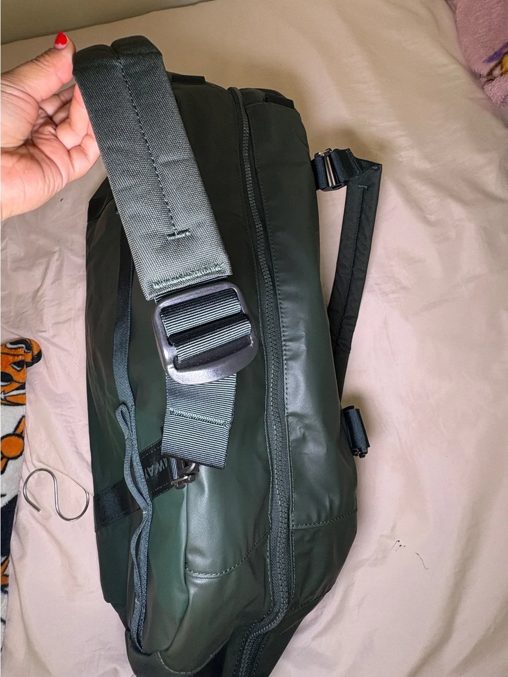 Away Active Duffle Bag 40L in Forest Green w/ Adjustable Strap